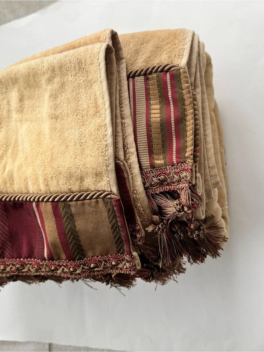 Vintage Croscill Flocked Damask French 3Pc Towel Set Gold Bath Hand Tassels Deco